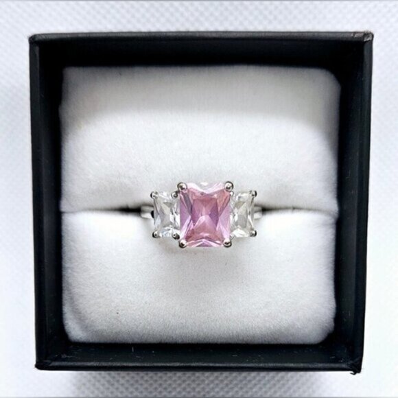 Romantic Pink Zircon Luxury Crystal Stone Silver Tone Ring - Picture 1 of 8